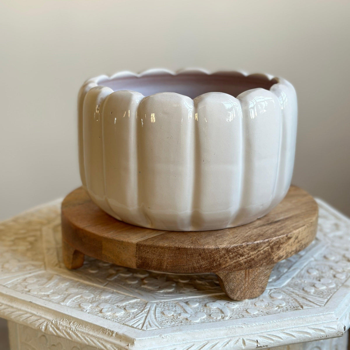 Off-white Scallop Pot, 20 cm