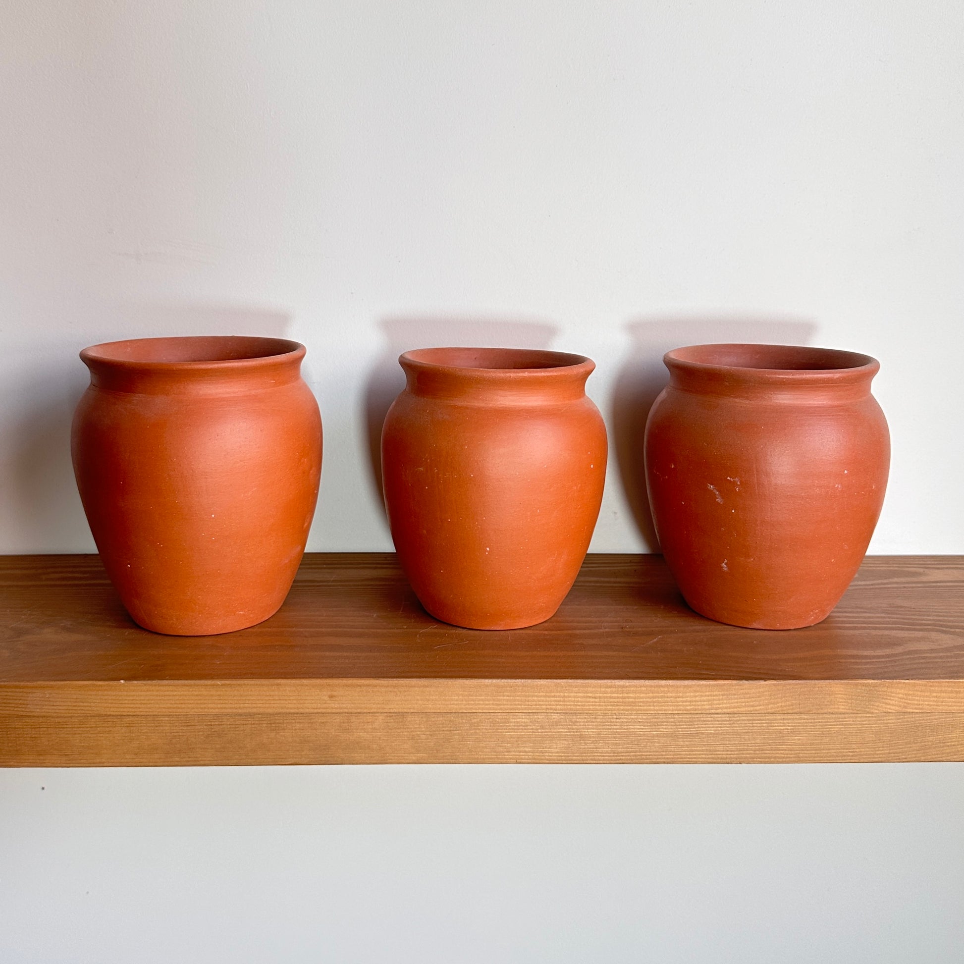 Shop terracotta clay pots/ Bundle/ Cairo, Egypt.